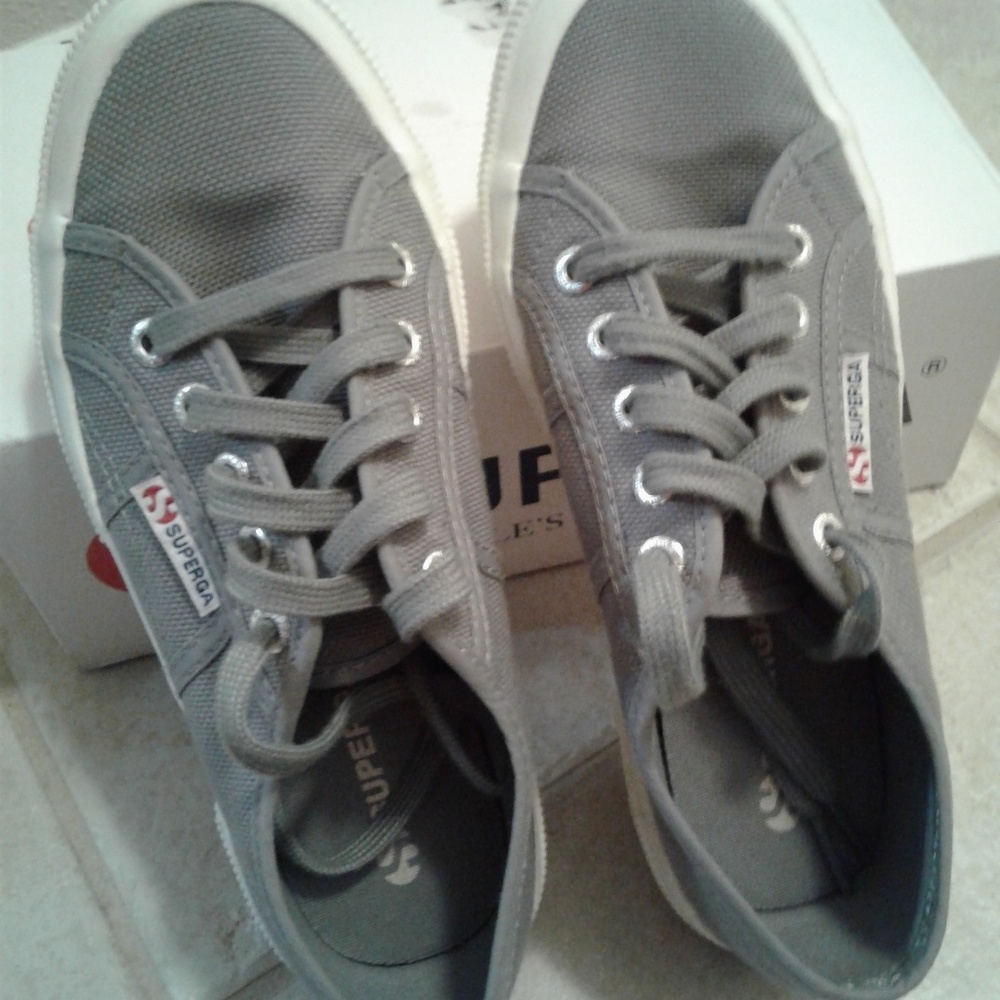 superga tennis shoes